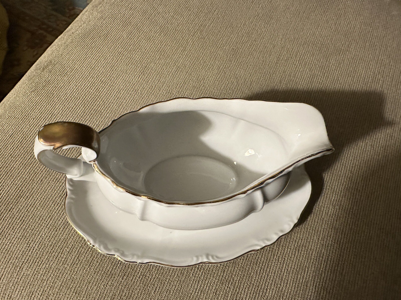 Edelstein Bavaria Maria Theresia Porcelain Gravy Boat W Attached Bottom