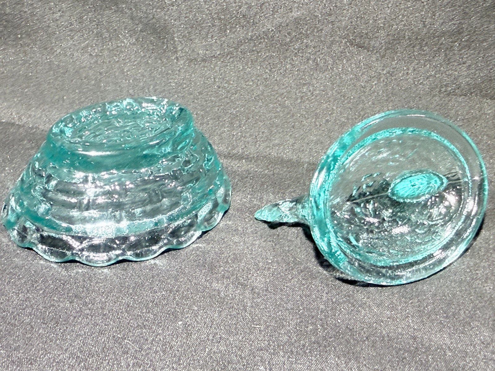 Green Vaseline Uranium glass mini Hen Chicken on nest basket egg chick salt glow