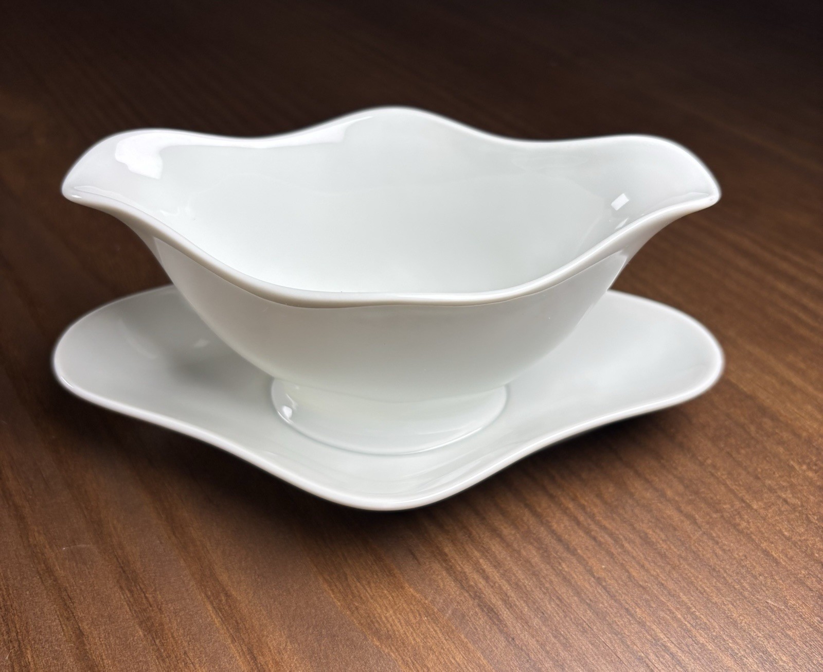 Limoges France Porcelaine Lafarge White Gravy Boat Attached Underplate EUC