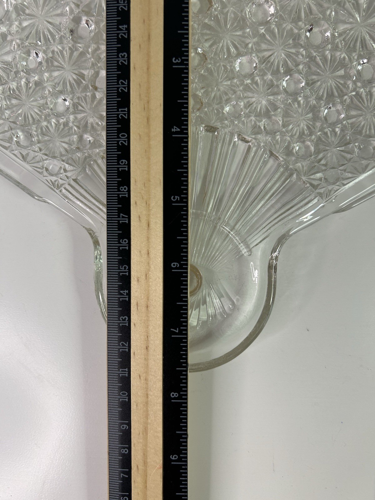 4 Vintage Anchor Hocking Daisy & Button Clear Glass Fan Snack Plates Trays 10.5″