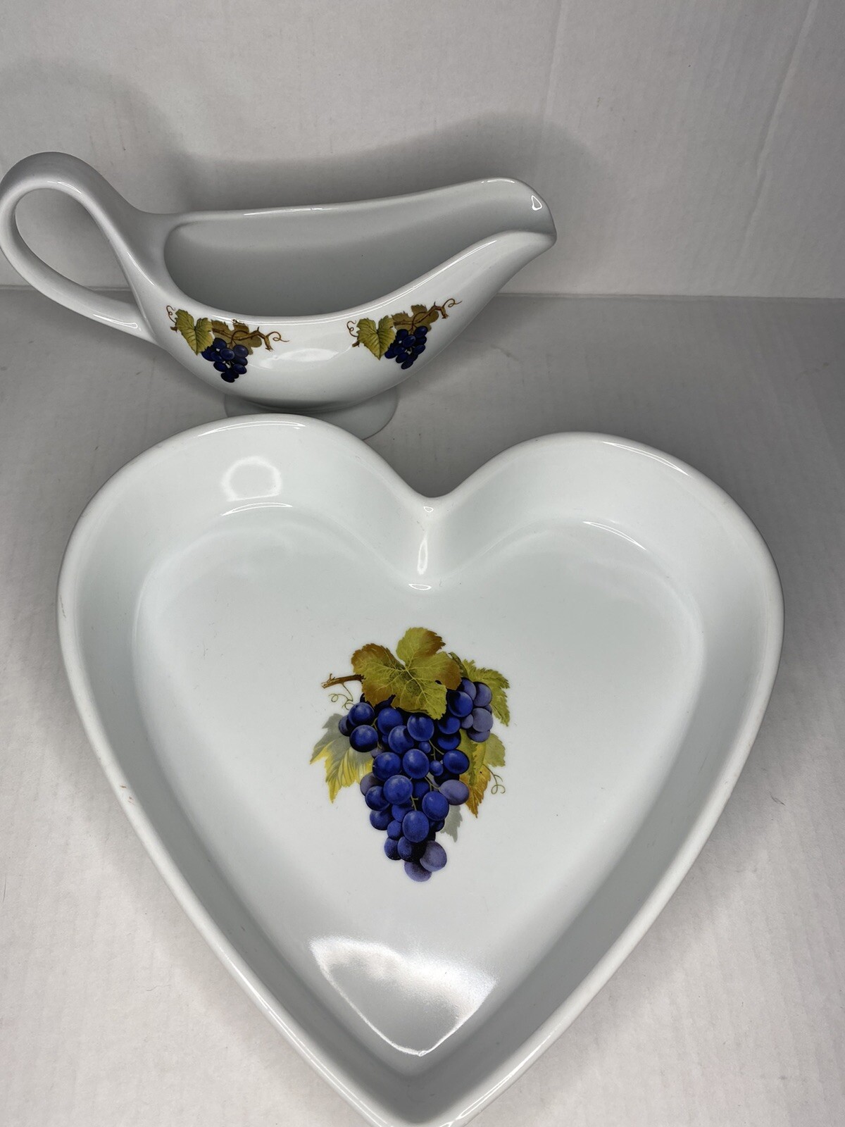Vintage Cordon Bleu BIA Porcelain Heart 10″ Baking Dish & Gravy Boat Dinner