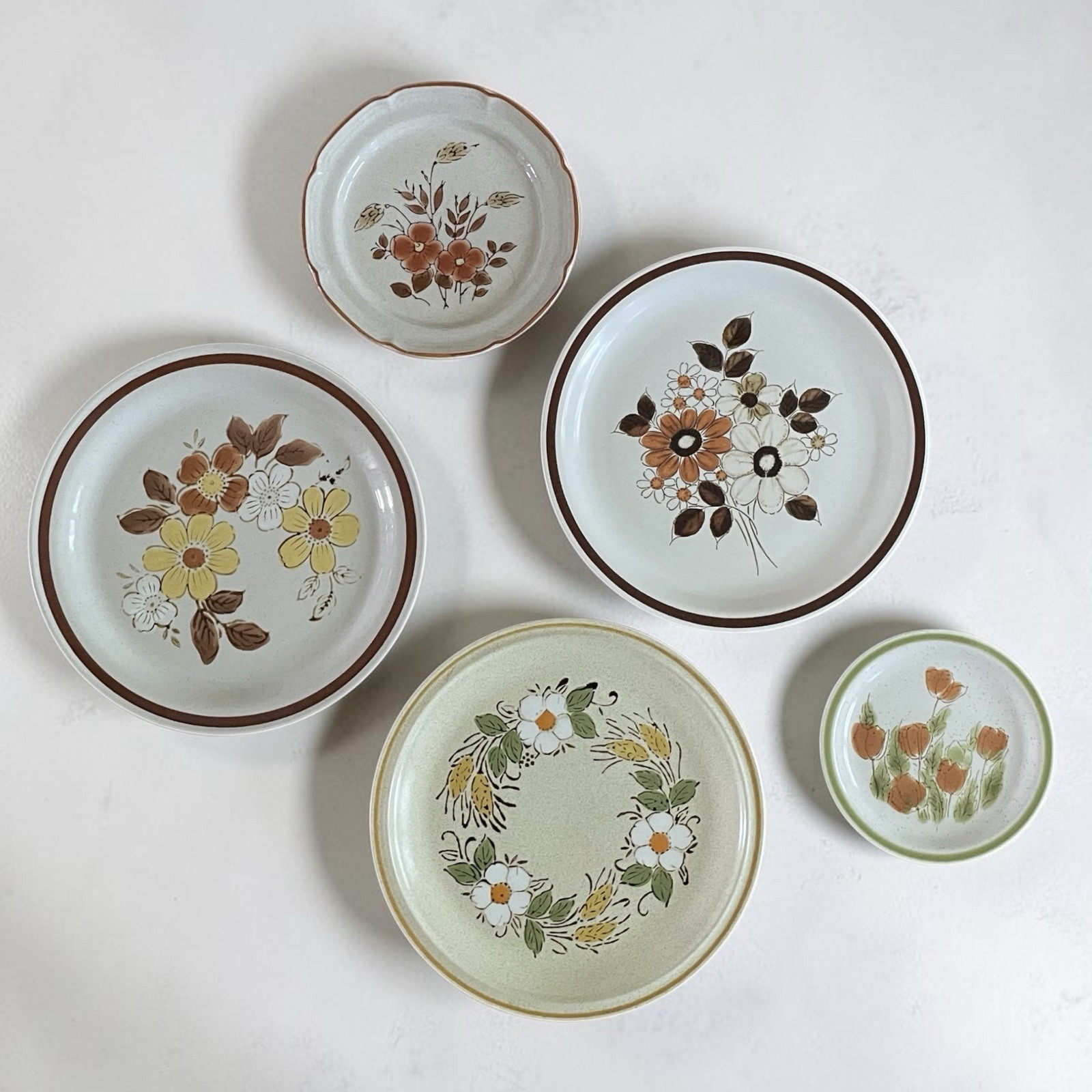 Set 5 Vtg Floral Stoneware Plates Japan Wall Collage Display Wreath Wall Decor