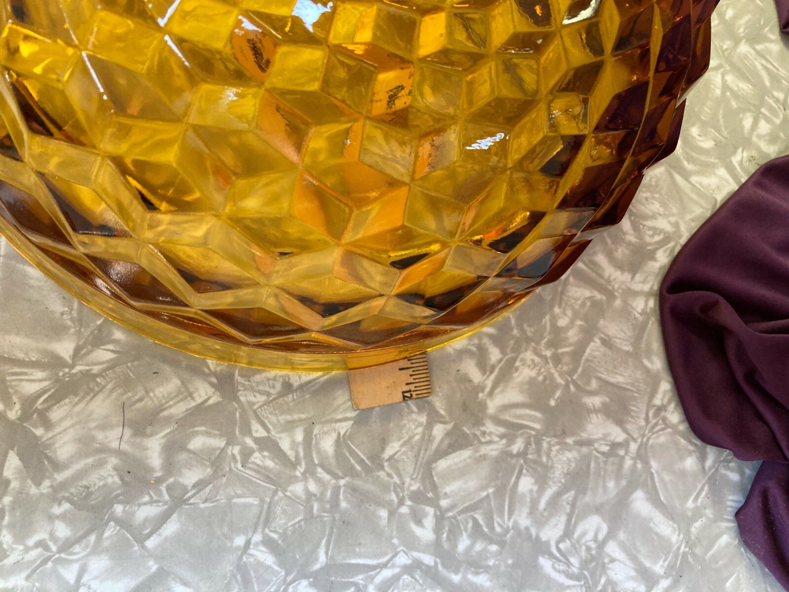 RED POMEGRANTE HIVE SALAD BOWL PRESSED AMBER COLOR GLASS 11 1/2″ 6.5 POUNDS.