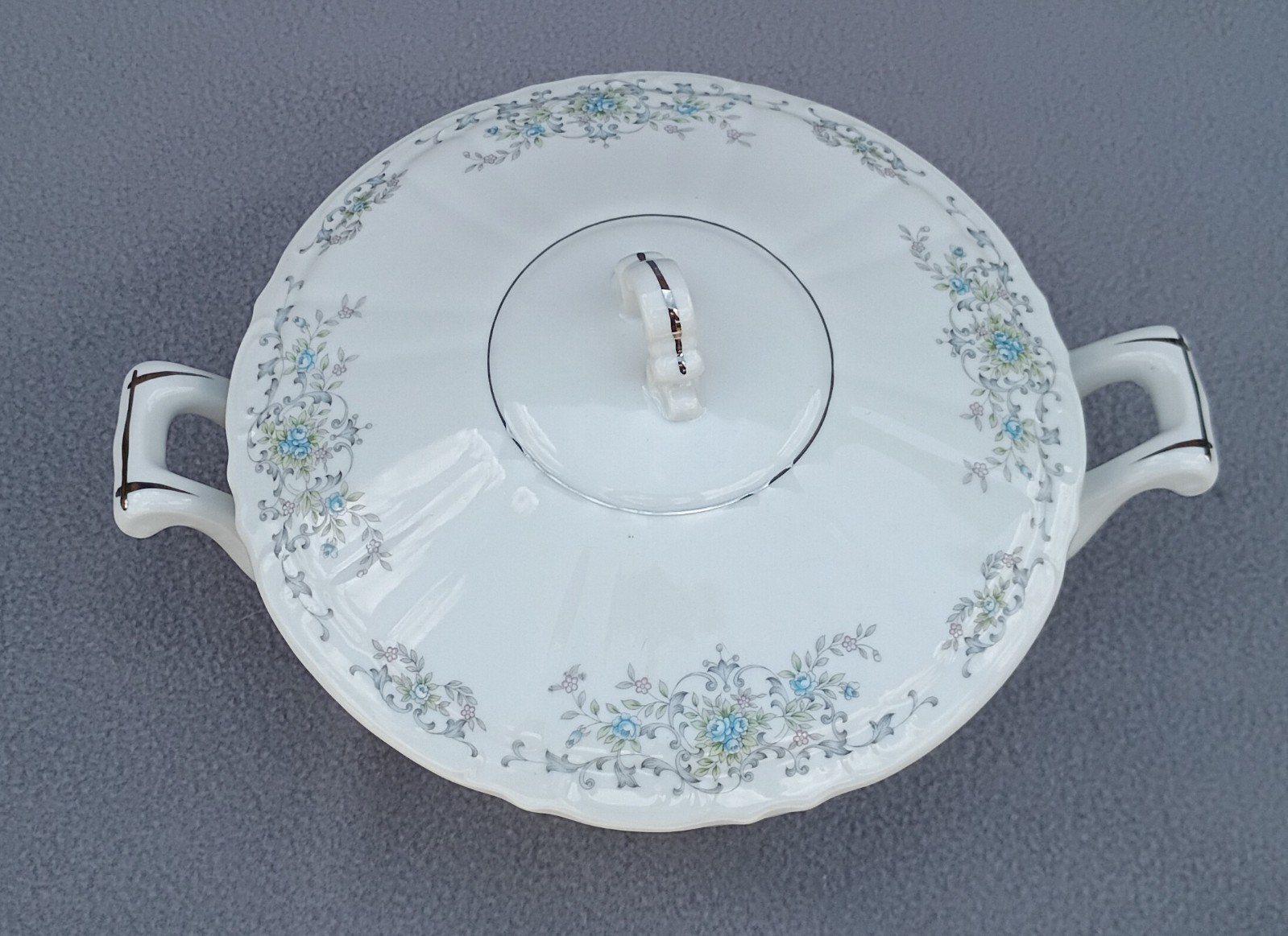 Norleans – Theresa – Covered Casserole Serving Dish Bowl – 10 1/4″ Diameter