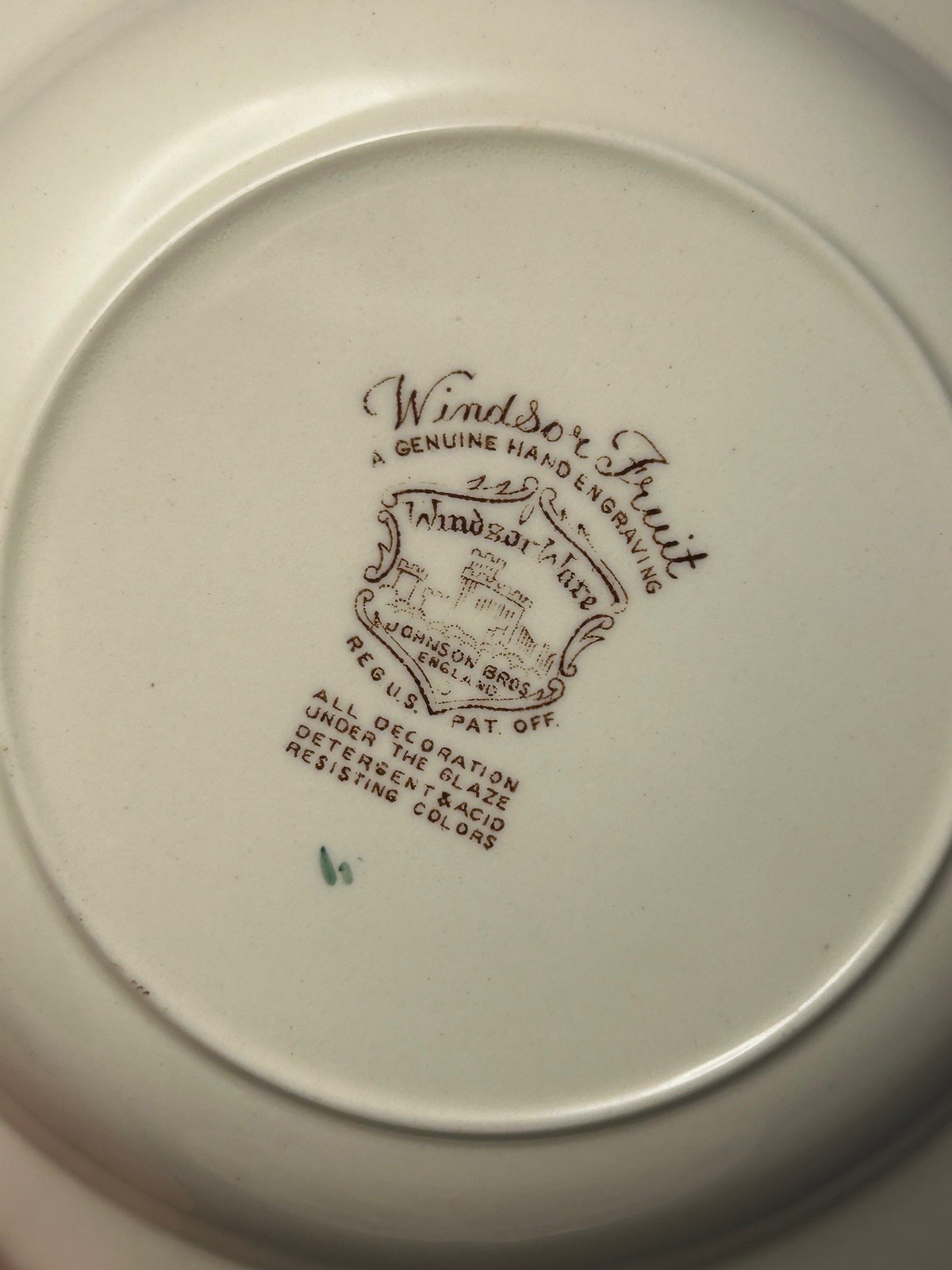 JOHNSON BROS WINDSOR WARE, WINDSOR FRUIT – SET OF 5 RIMMED SOUP PLATES 8” ENGL.