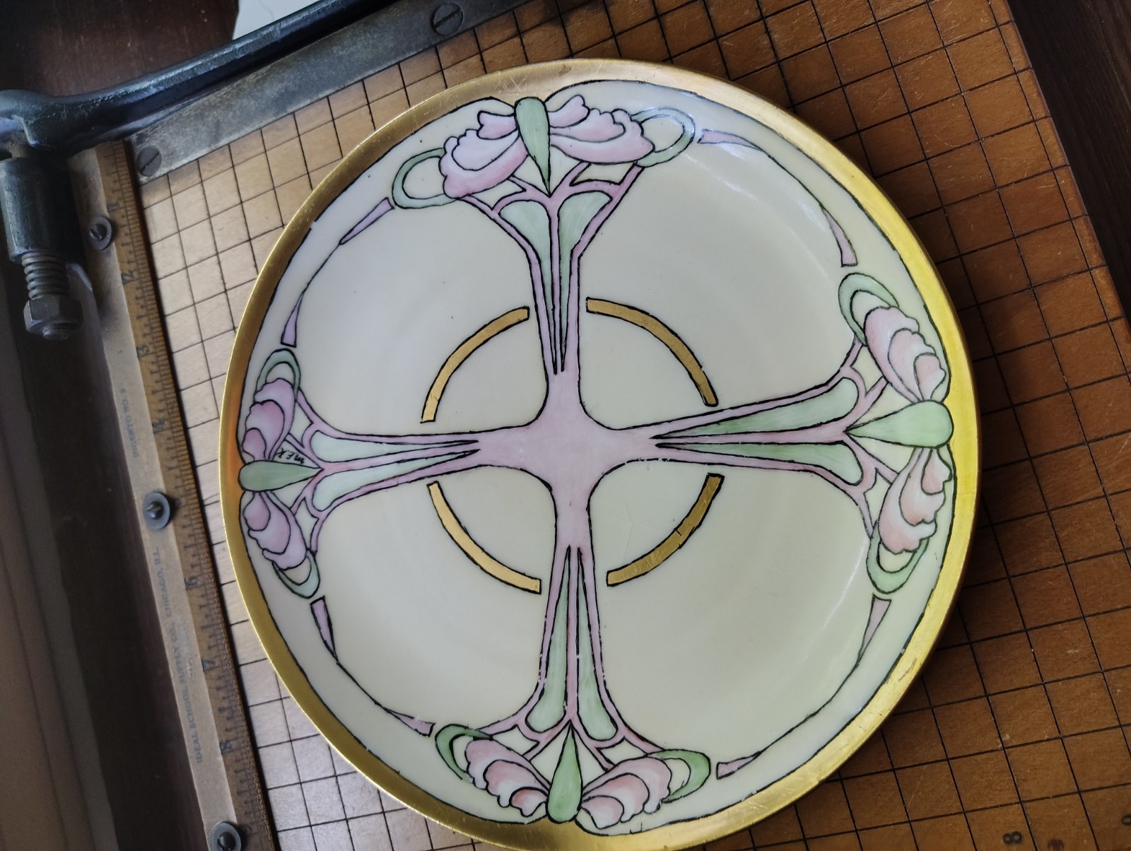 Vintage HP plate with gold/pastel Deco/Nouveau design Weimar Germany 7.75″