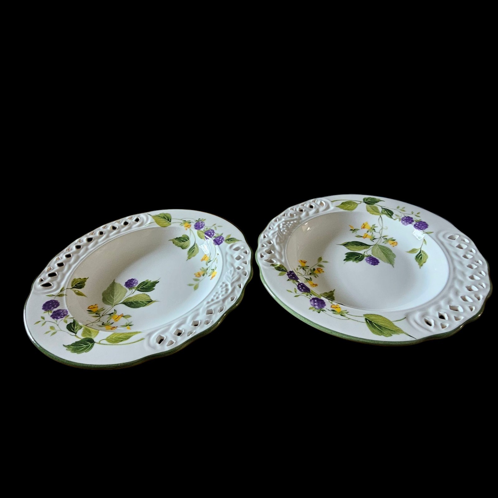 Brunelli Tiffany Reticulated Rim Blackberries Soup Bowls ITALY Set of 2 CLEAN