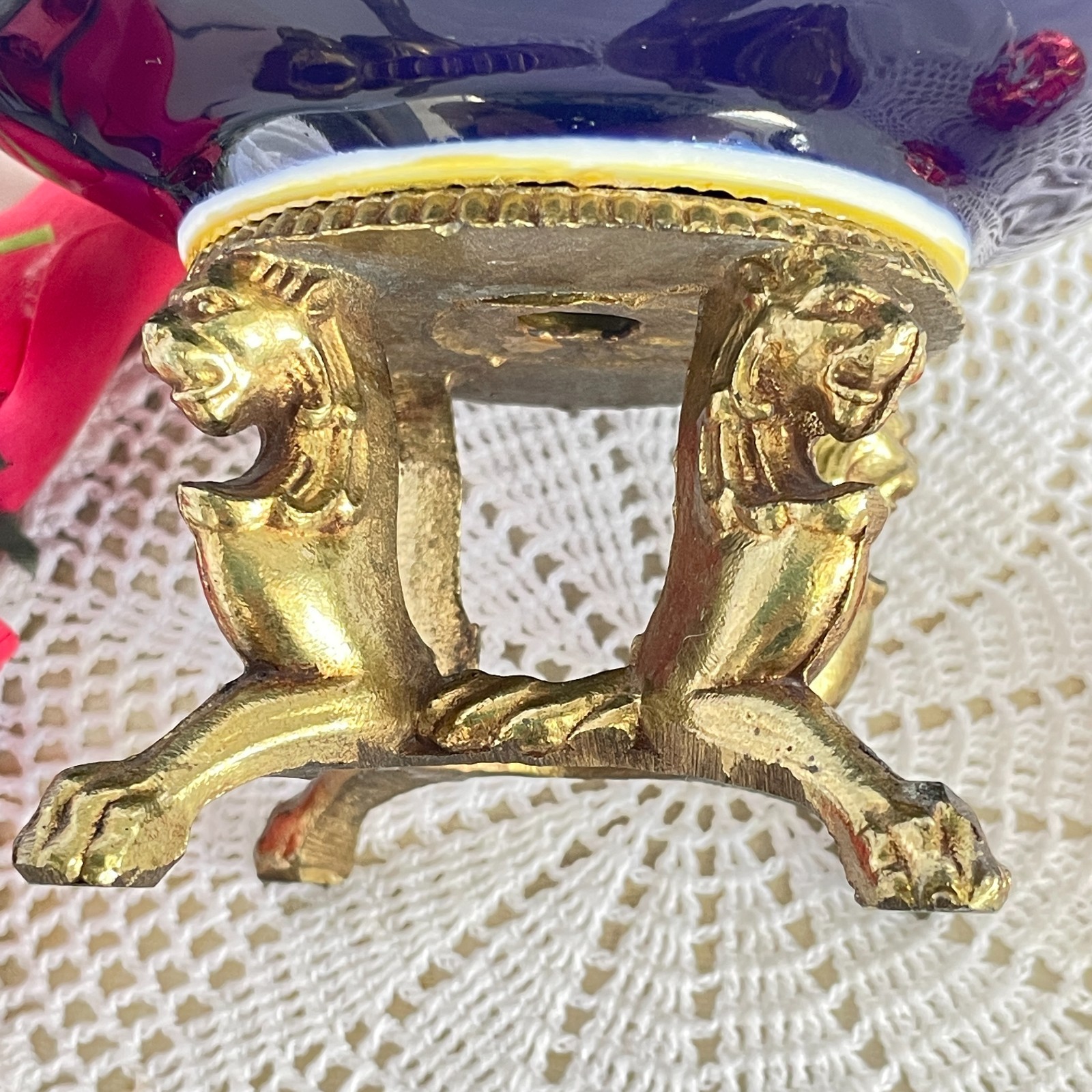 VINTAGE JLMENAU GRAF VON HENNEBERG ECHT KOBALT PORCELAIN DISH BRASS LION BASE