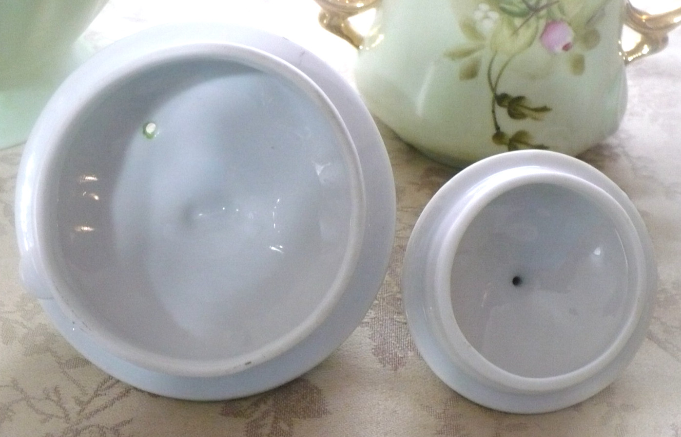 LEFTON CHINA GREEN HERITAGE ROSE ROUND TEAPOT CREAMER AND SUGAR BOWL 3 PC