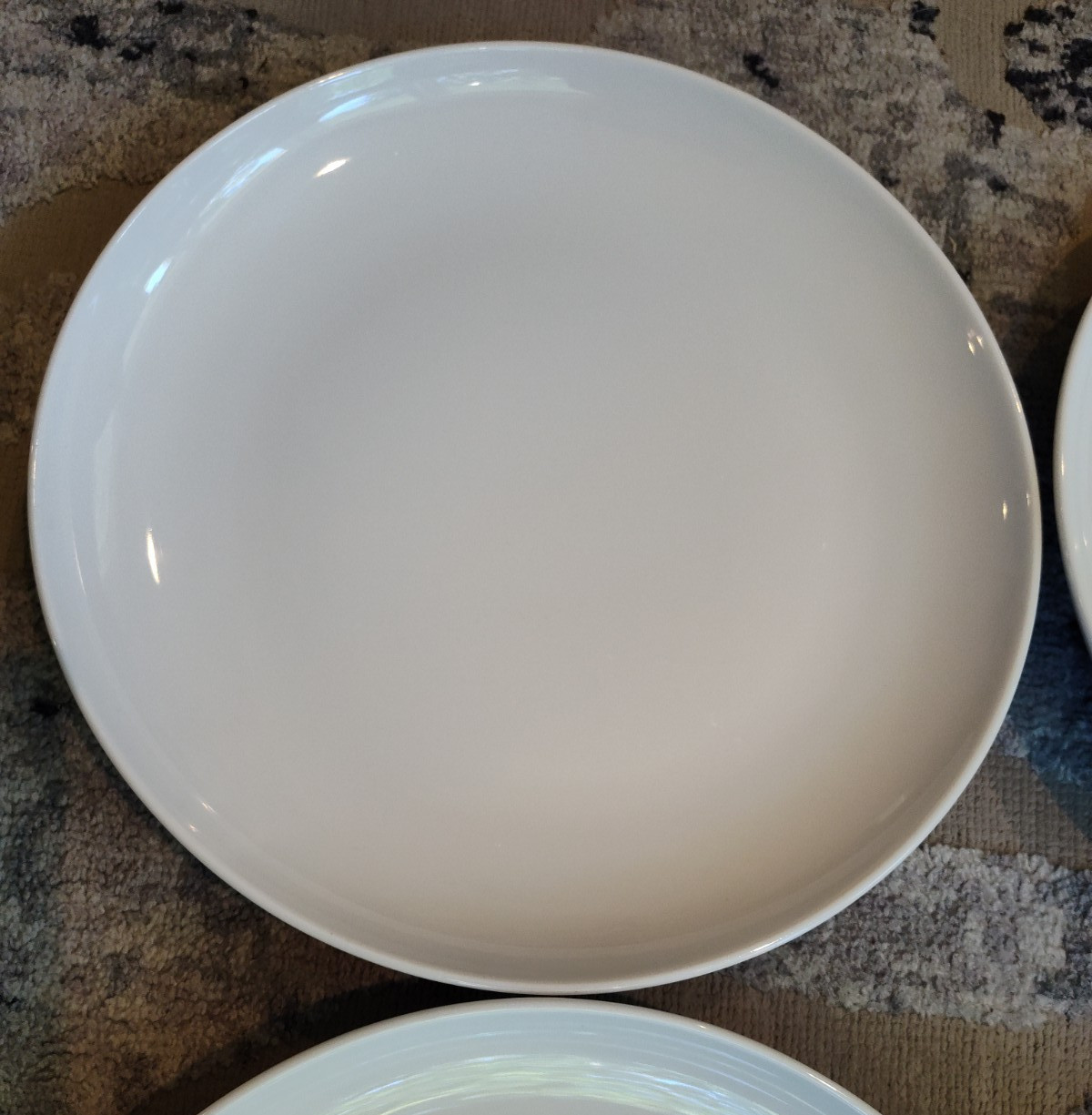 Crate & Barrel Kahla Madison Dinner Plates ~Set of 4~ Asymmetrical Germany 10″