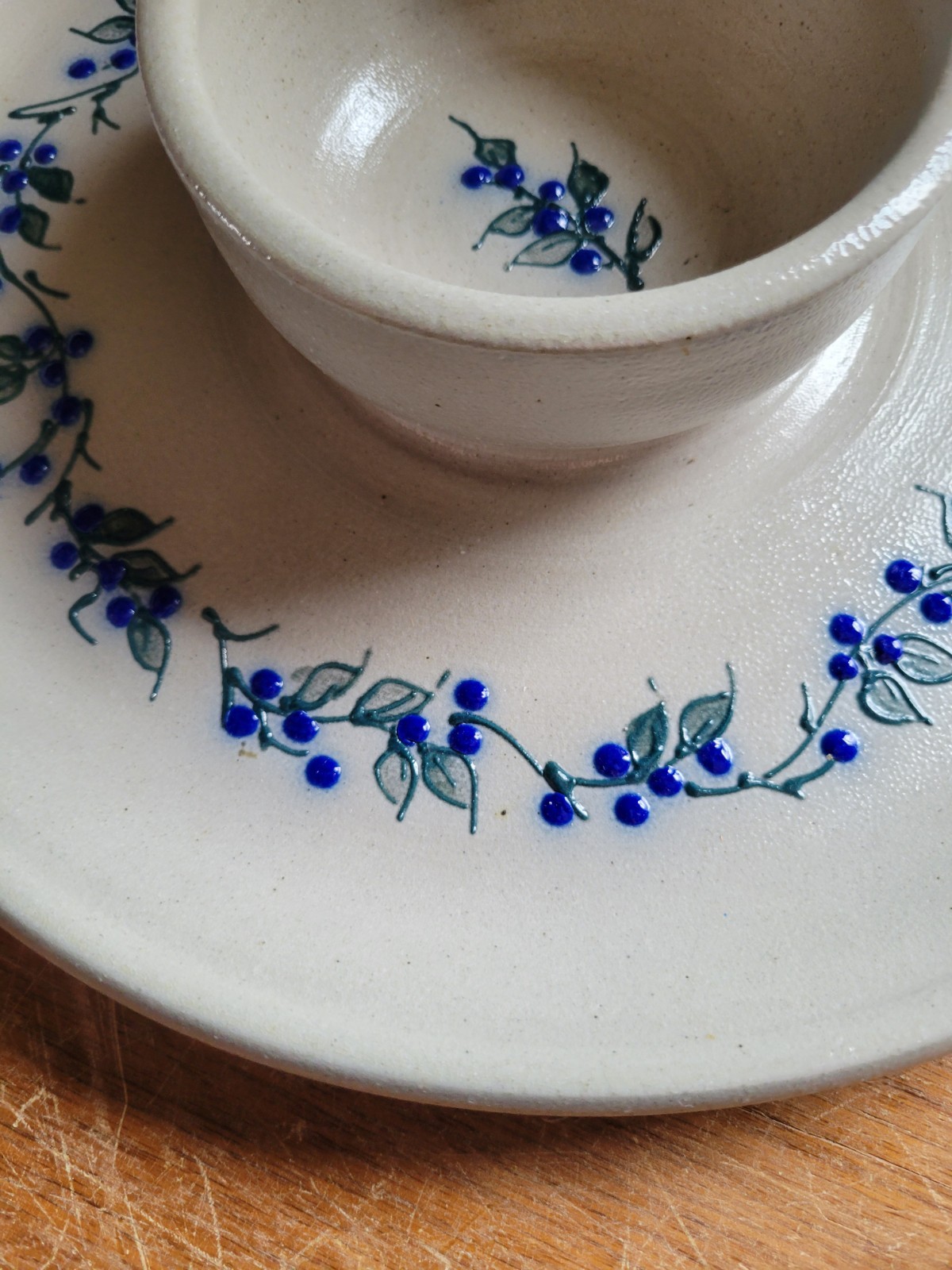 Salmon Falls Stoneware Blueberry & Green Vine 2002 Chips And Dip Platter