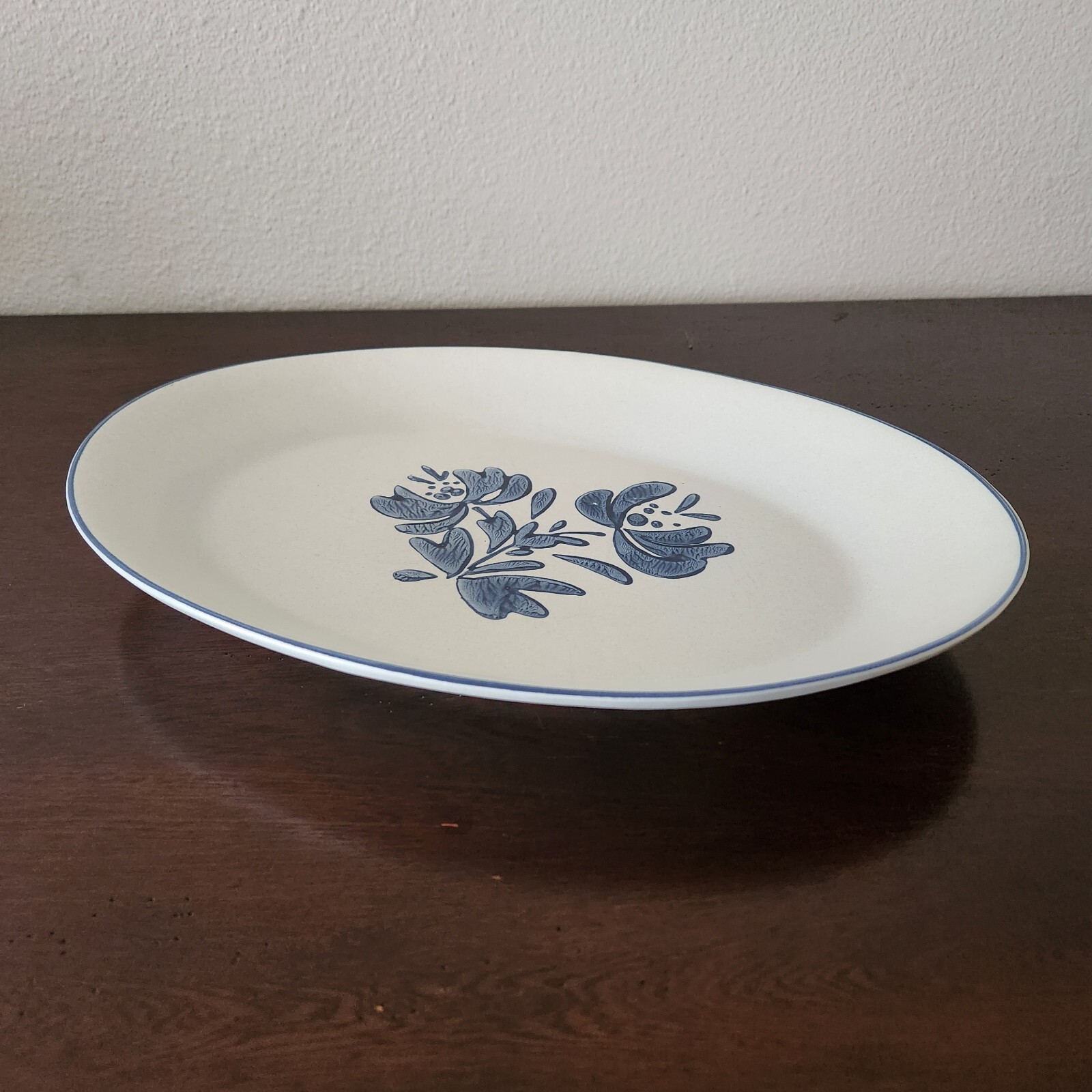 Pfaltzgraff Yorktowne 3 Serving Platters, Home Dining, Collectible Dishware