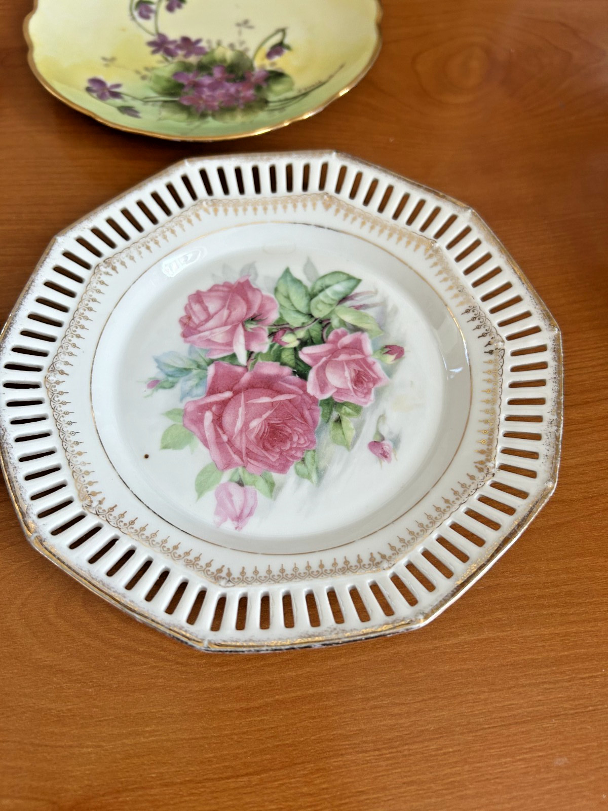 Lot: 6 Vintage Floral Variety Cottage Core Wall Plate Decor 10″ & Smaller