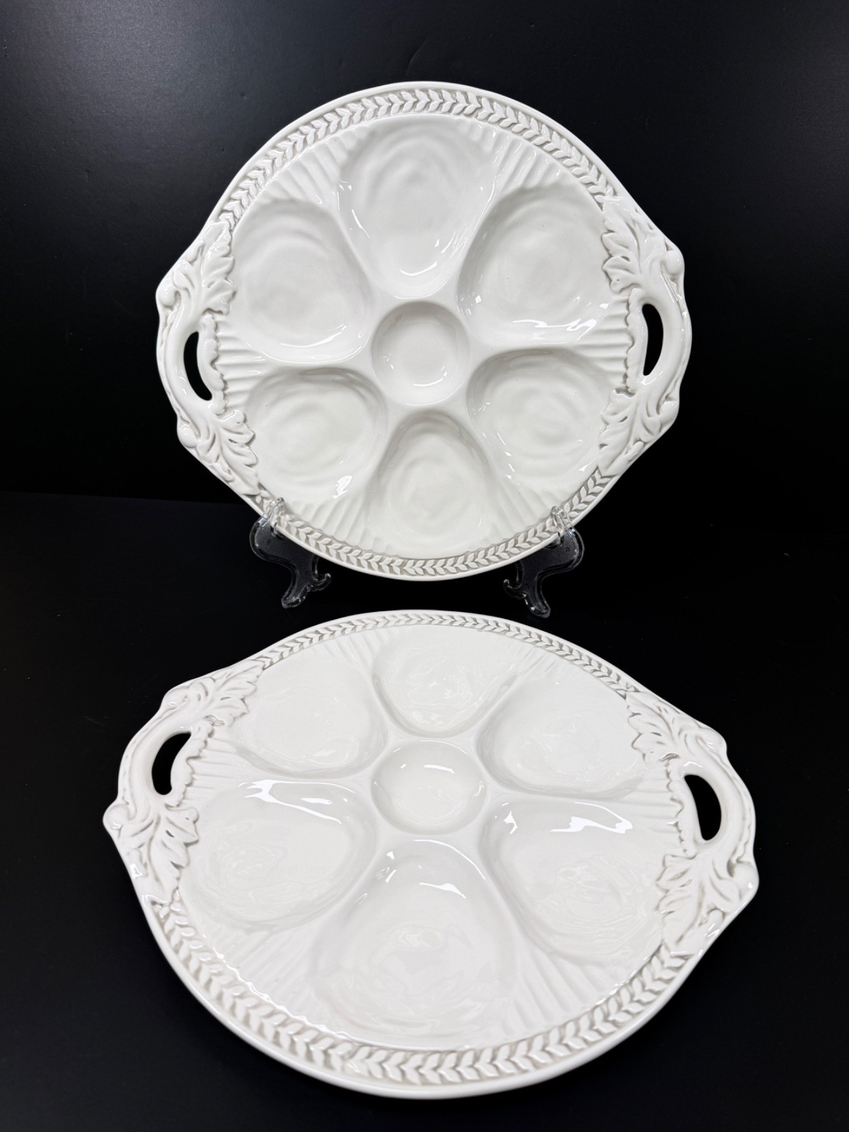 2 American Atelier At Home Athena 5166 Ironstone Oyster Plates