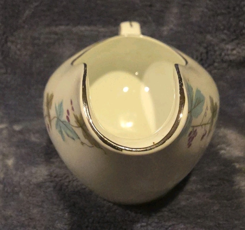 Vintage Fine China Japan Gravy Boat Floral Pattern 6701 Gold Trim
