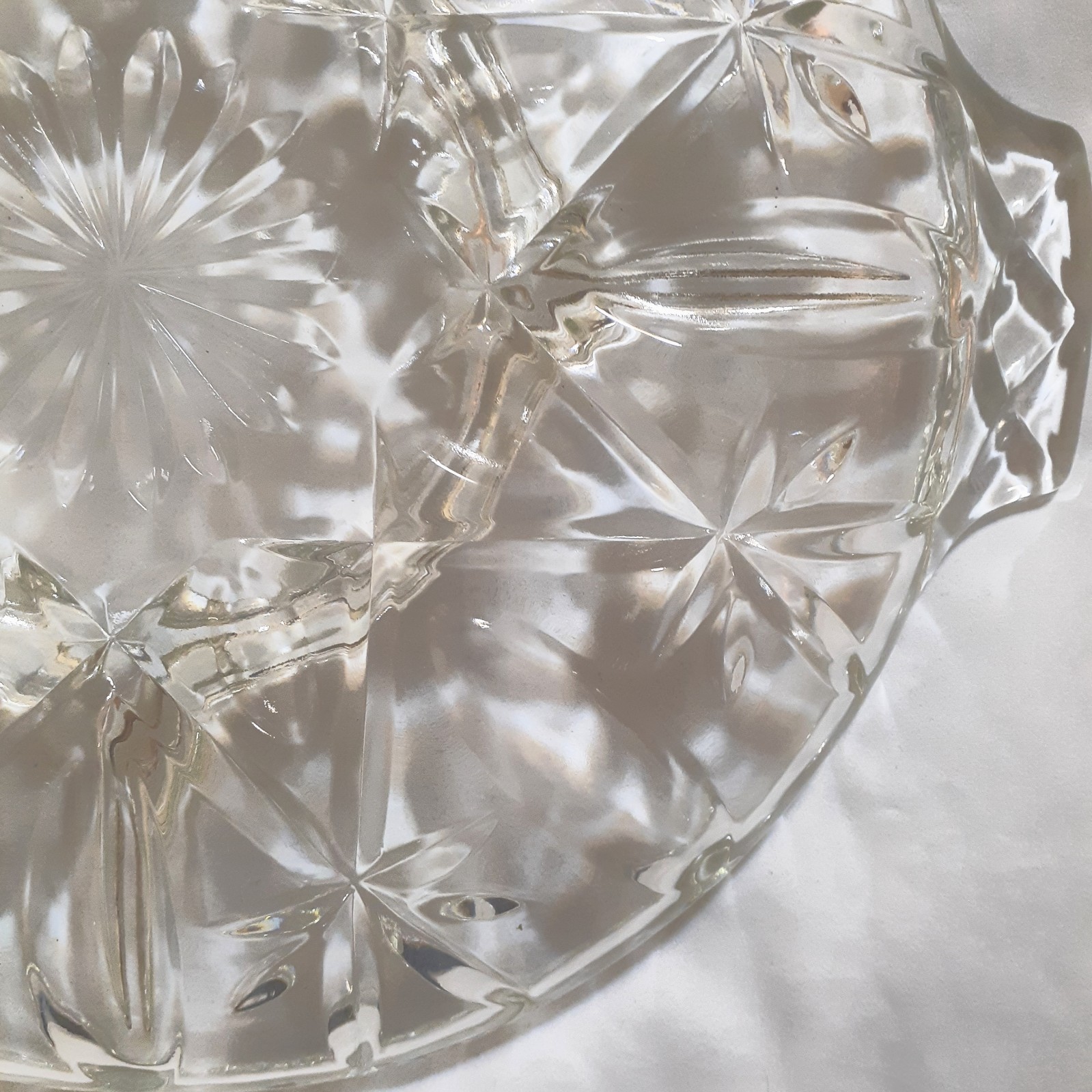 Anchor Hocking Divided Glass Relish Tray Early American Prescut 9.3″ Dia VTG