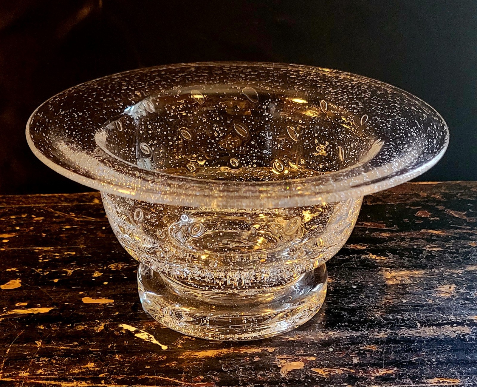 Clear Glass Pedestal Bowl With Controlled Bubble Pattern (Bullicante Pattern)