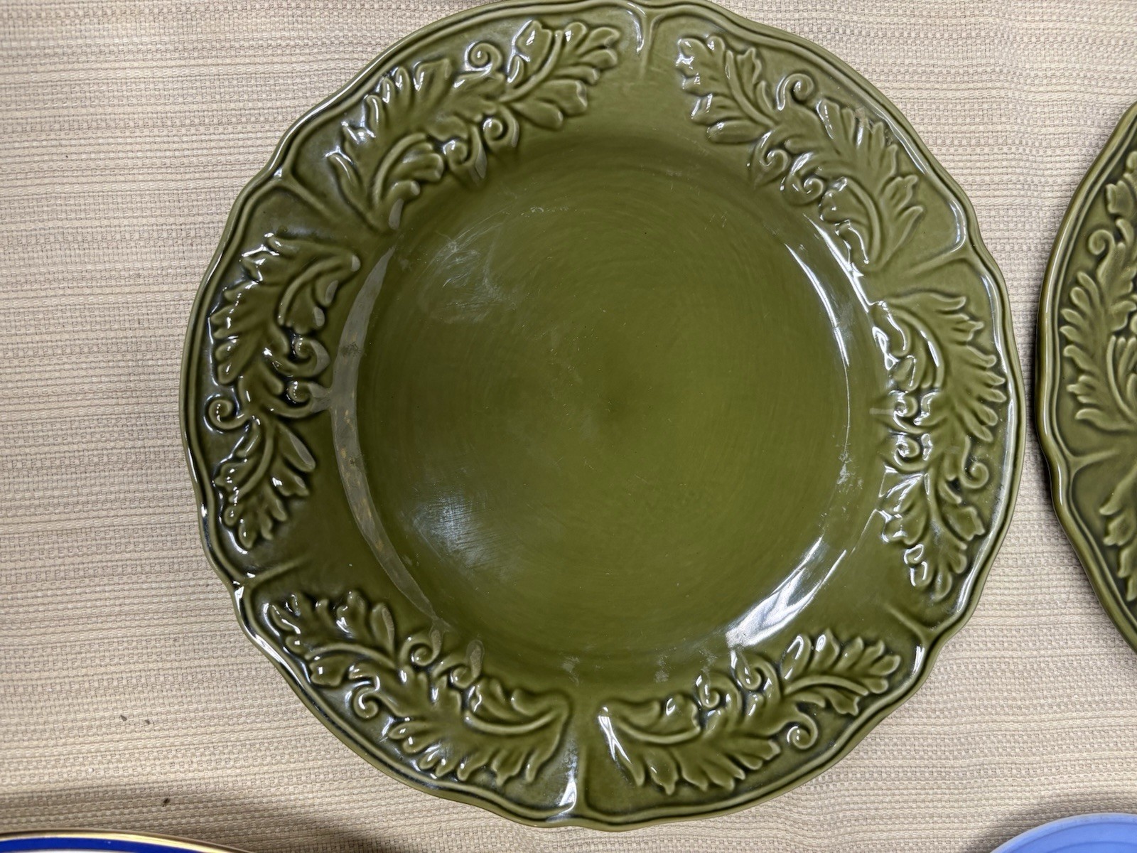 JC Penney Home Amberly Olive Green Embossed Dinner Plates Set Of 4