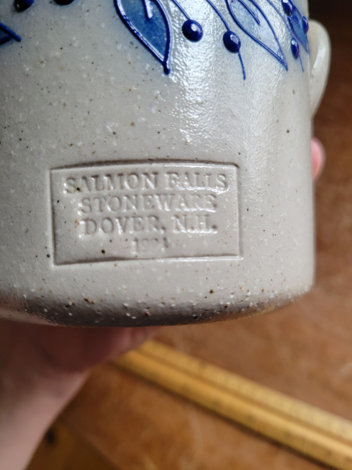 Salmon Falls Stoneware Salt Glaze Small Crock Pot with Blueberry DOWNINGTOWN PA