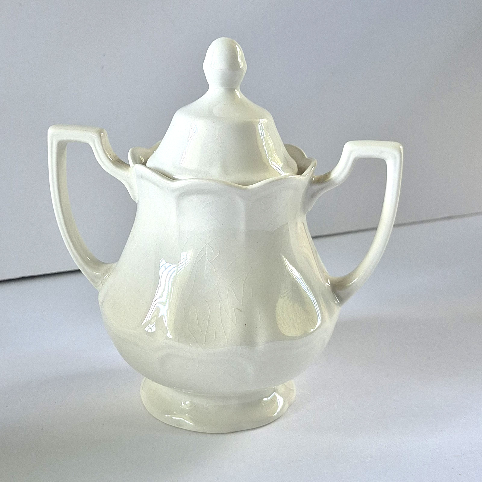 STAFFORDSHIRE J & G MEAKIN CREAMER AND SUGAR BOWL WITH LID WHITE VTG
