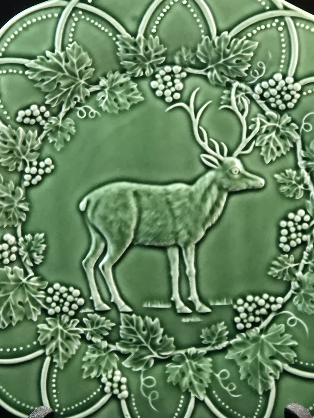 Bordallo Pinheiro Portugal 9.25″ Green Deer Luncheon Salad Plate