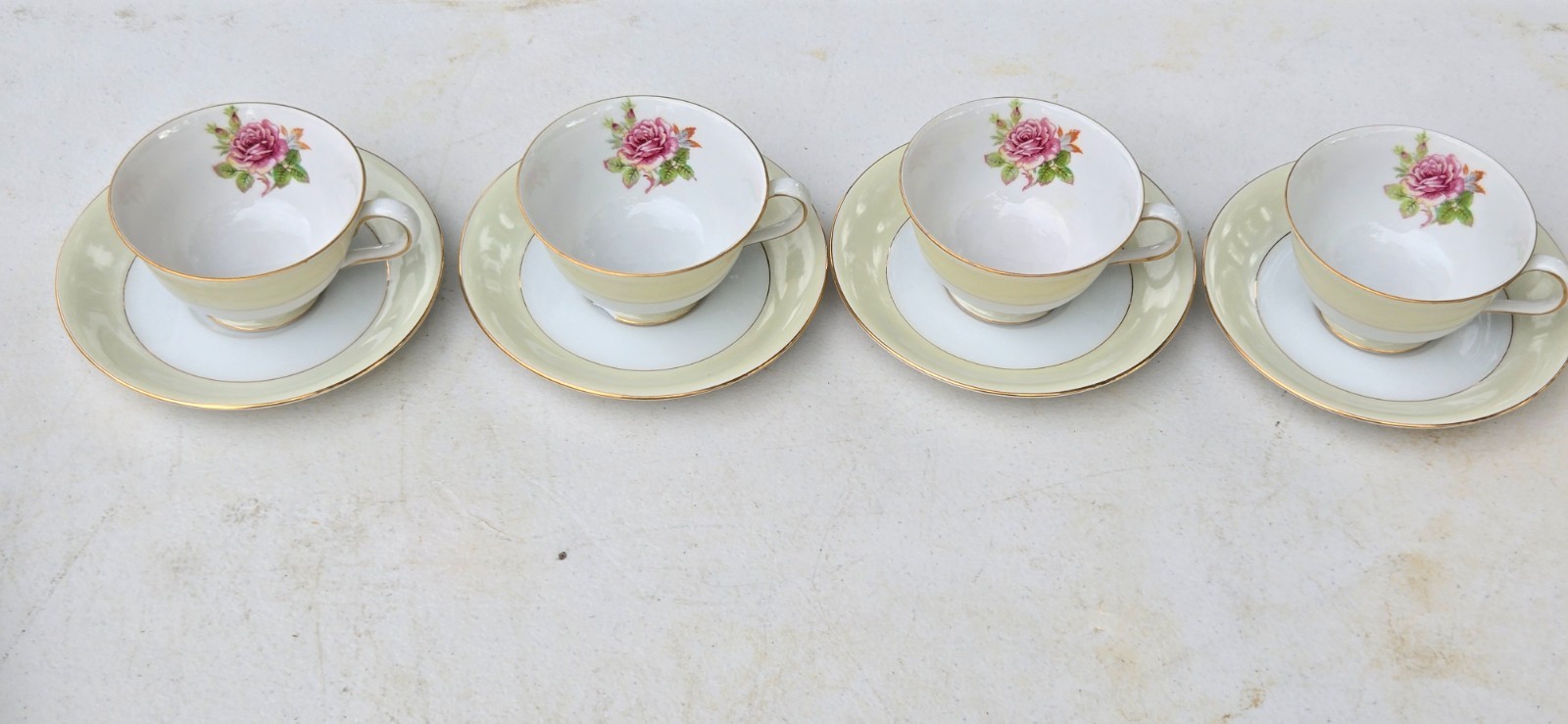 Fuji China Rosette Set of Four Cup W/Saucers Gold Rim Made in Occupied Japan b