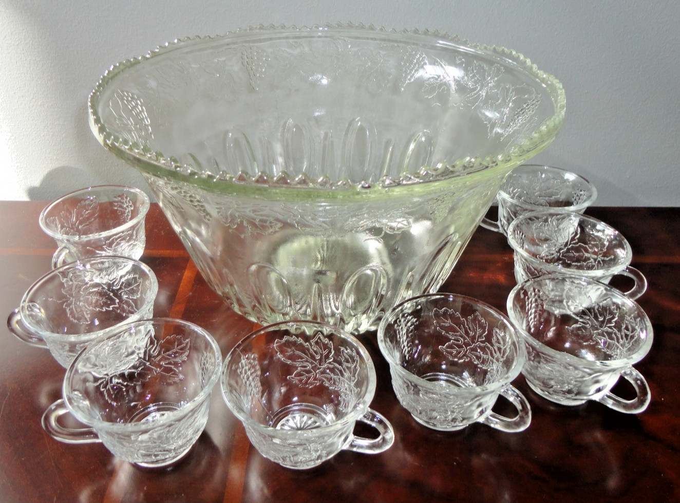 VINTAGE PRINCESS INDIANA HARVEST GRAPE CLEAR GLASS 9 PIECE PUNCH BOWL 8 CUPS SET