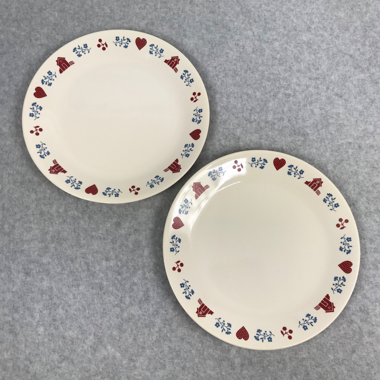 Set of 2 Corelle Hometown Dinner Plates Red Hearts Houses 10 1/4″