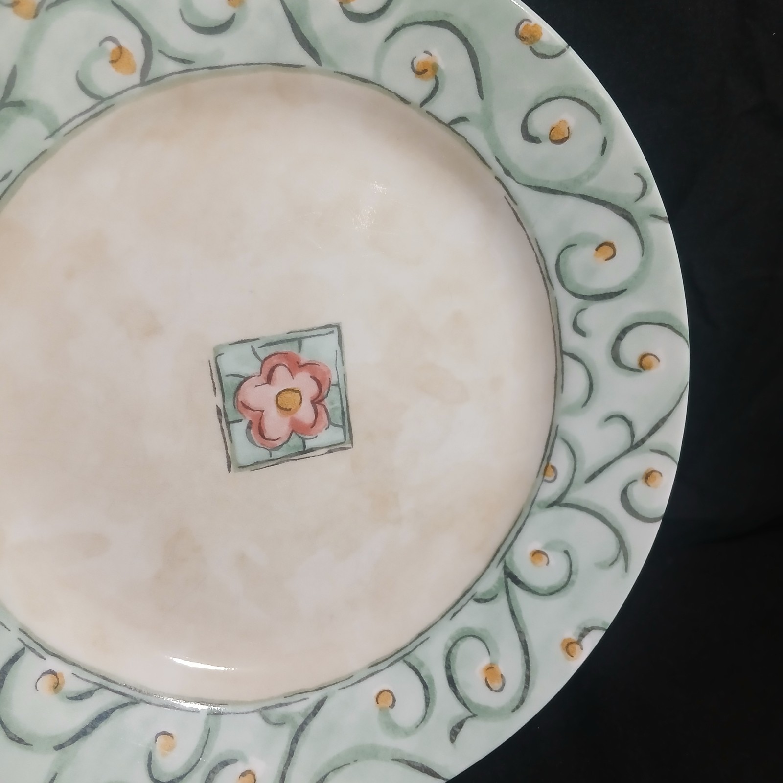 Set Of 4 Corelle Corning Watercolors Vitrelle Luncheon Salad Plates 8 1/2″
