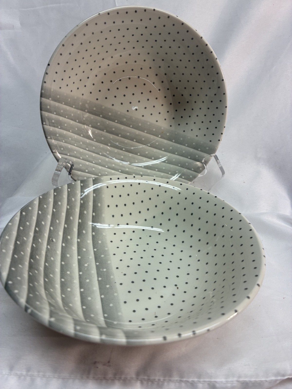 VINTAGE CHURCHILL ENGLAND GRAY SHADES – POLKA DOTS 7-7/8″ Cereal/Salad Bowl 2