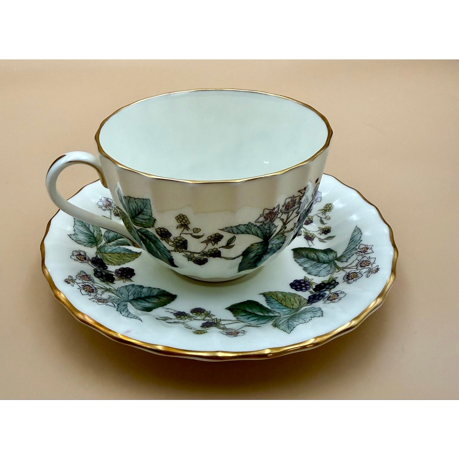 Royal Worcester Lavinia Tea Cup & Saucer Fine Bone China England Blackberry