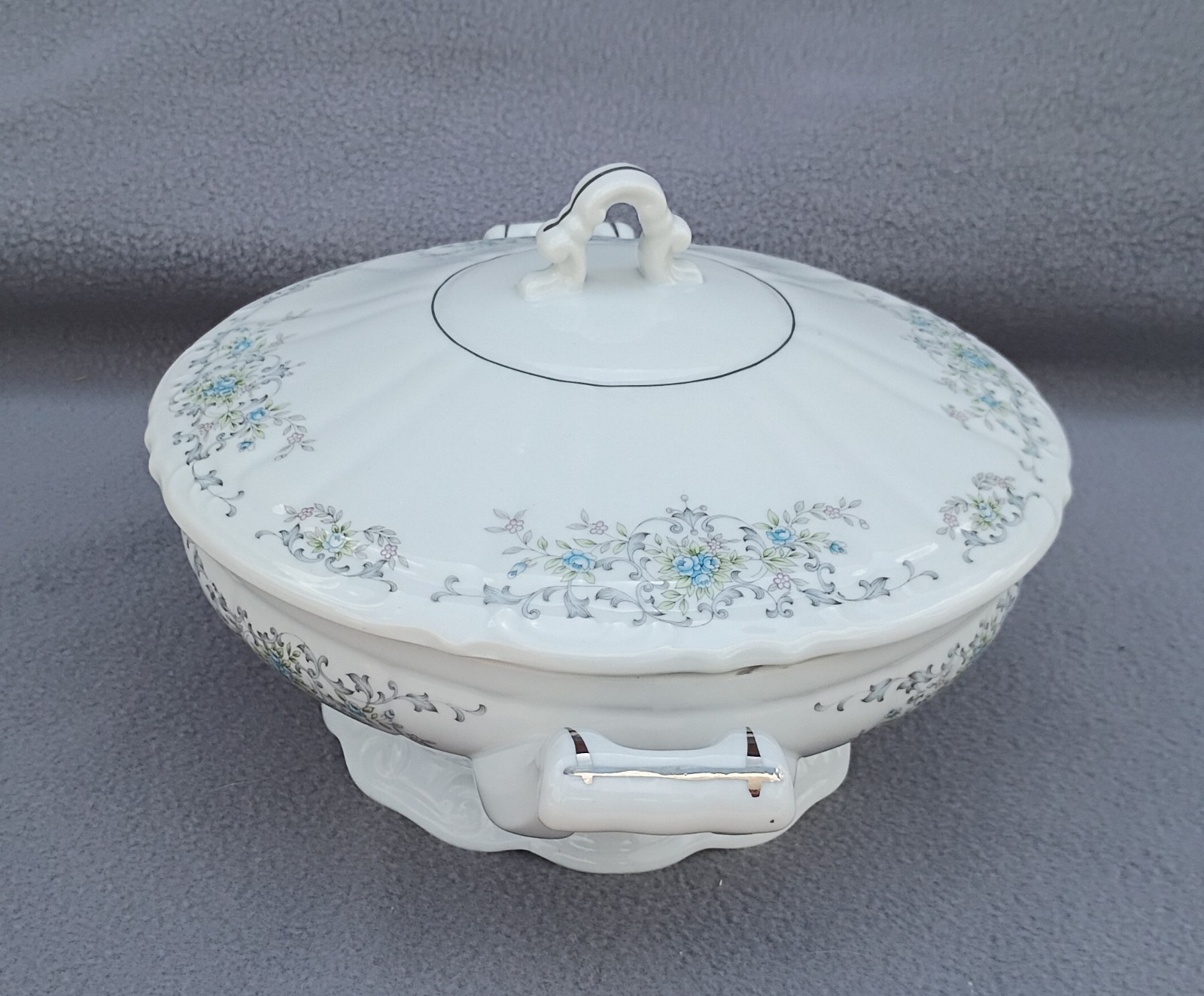 Norleans – Theresa – Covered Casserole Serving Dish Bowl – 10 1/4″ Diameter
