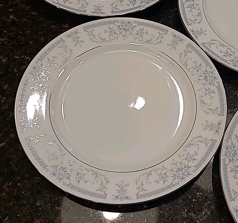 SET (7) Sheffield BLUE WHISPER Porcelain Fine China 10.25″ Dinner Plates Japan