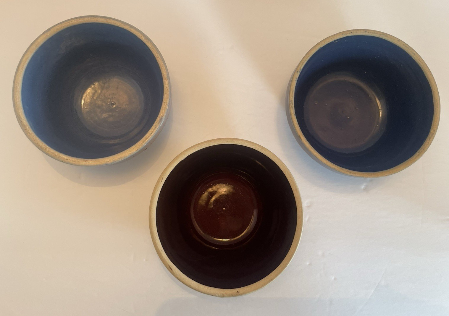 Vintage – Lt & Dk Blue & Burgundy Stoneware Set of 3 Bowls – 5, 5 1/8, 5 1/4 Dia