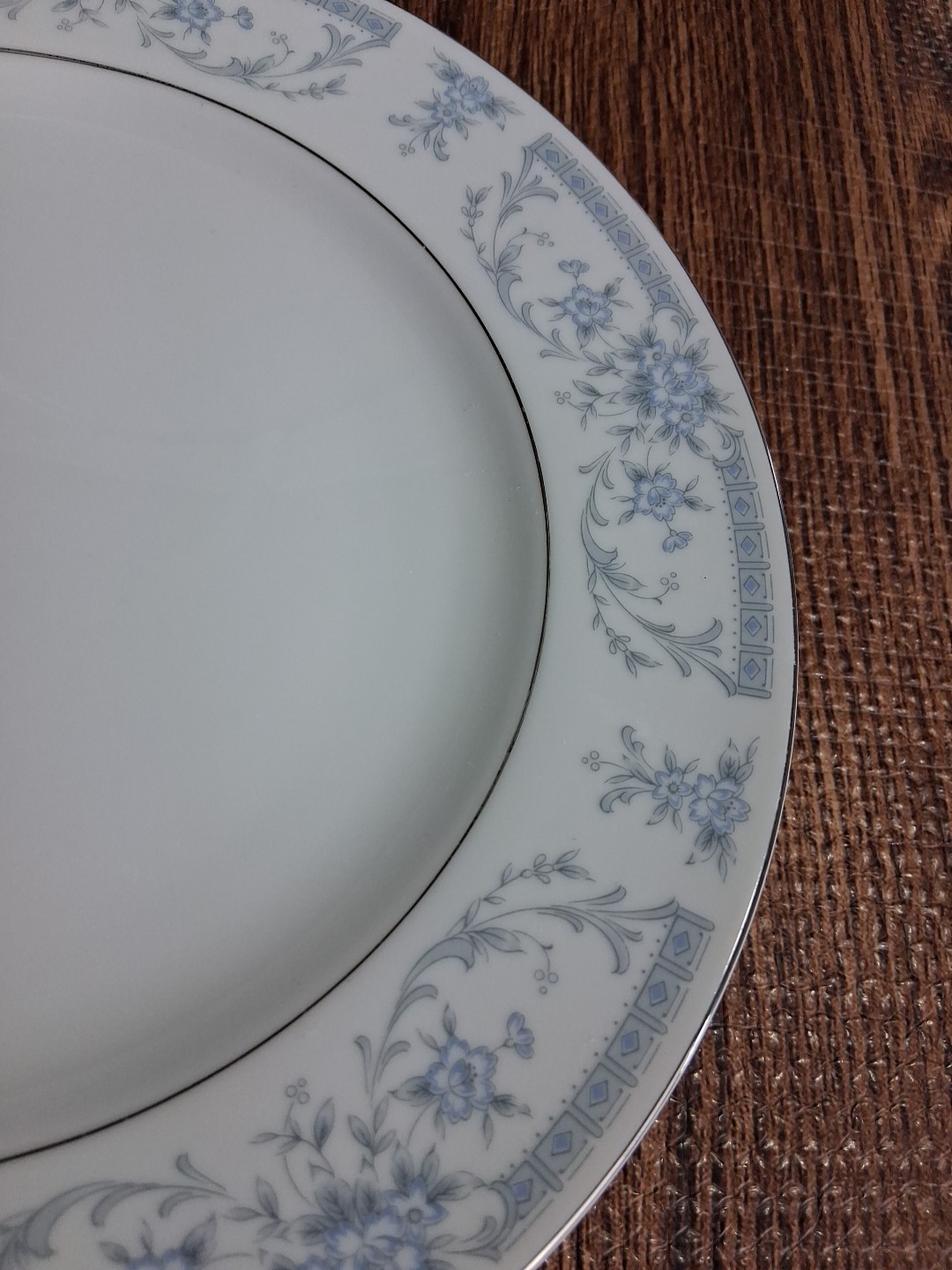 Sheffield Blue Whisper Fine China Finner Plates Japan 10 1/4″ Set of 4