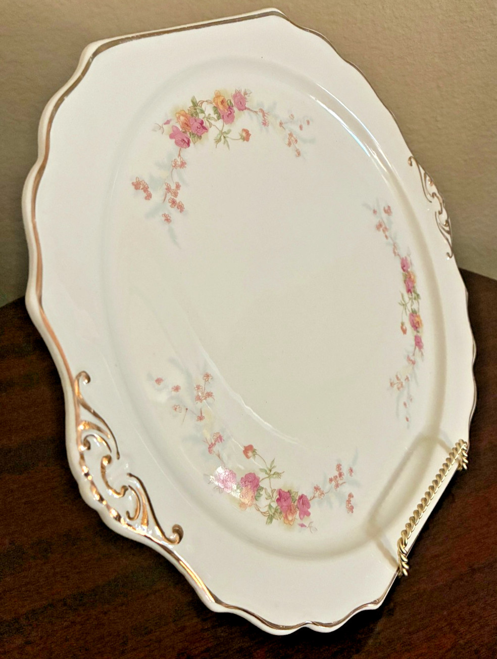 BAKERITE CAKE/DESSERT PLATE WITH 22K GOLD TRIM/SWEETHEART ROSE/ CHOP TAB HANDLES
