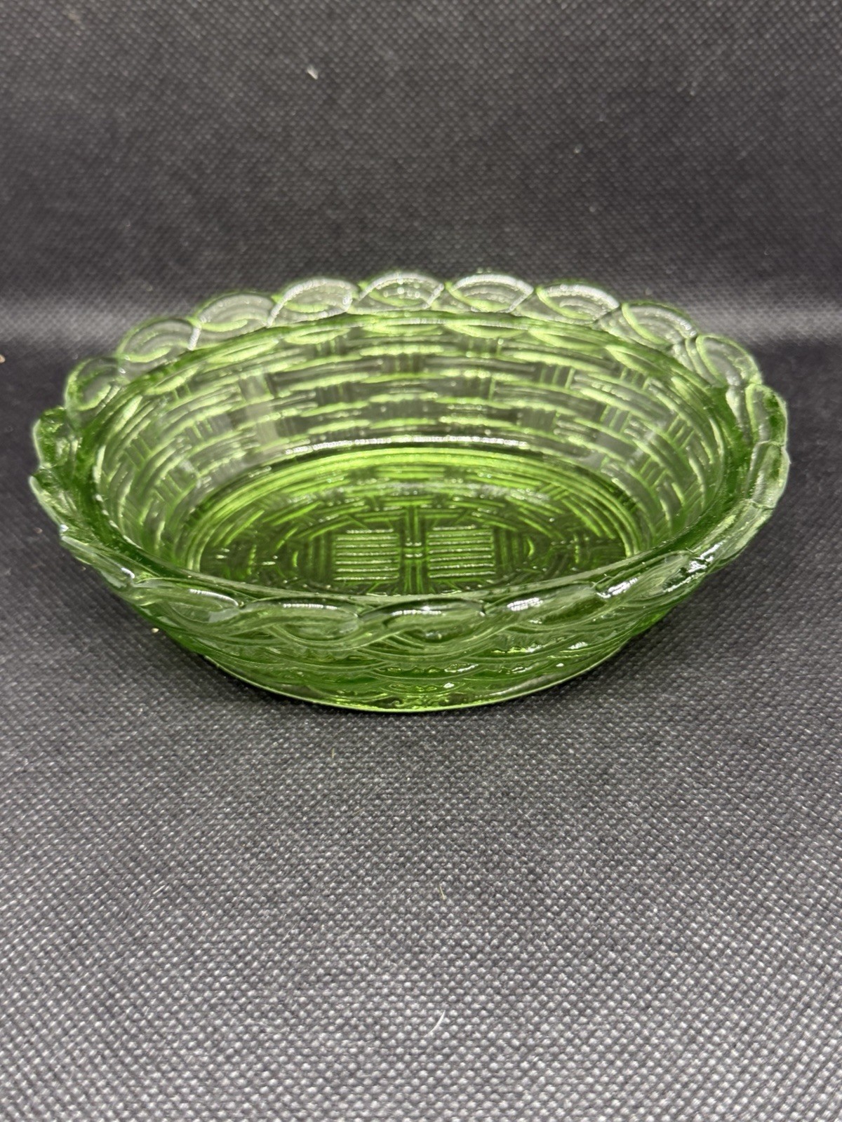 Vintage L E Smith Heavy Emerald Green Glass Hen On Nest Candy Dish MCM
