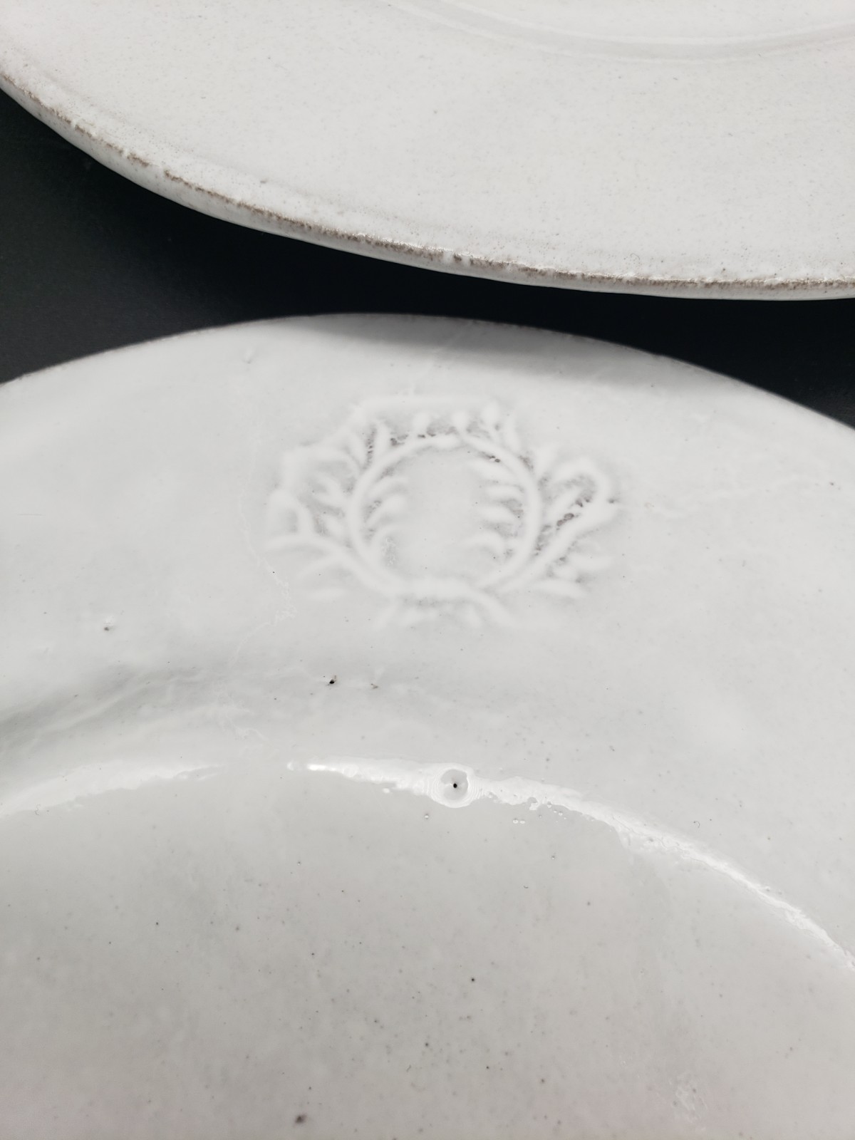 Astier De Villatte 9in Round Dinner Plate Set of 4
