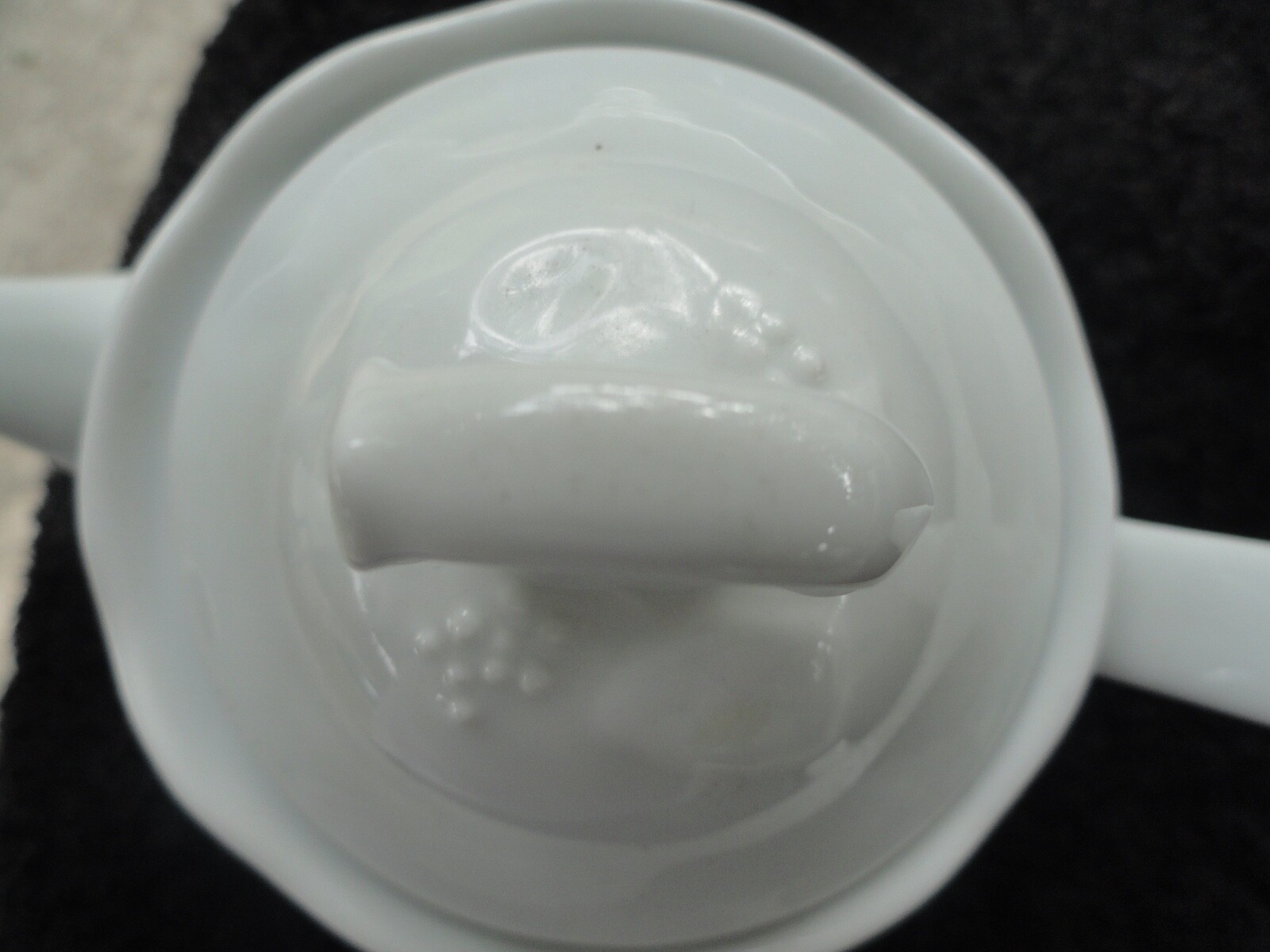 Dansk Ivy Embossed Fruit and Leaves Pure Solid All White Lidded Teapot