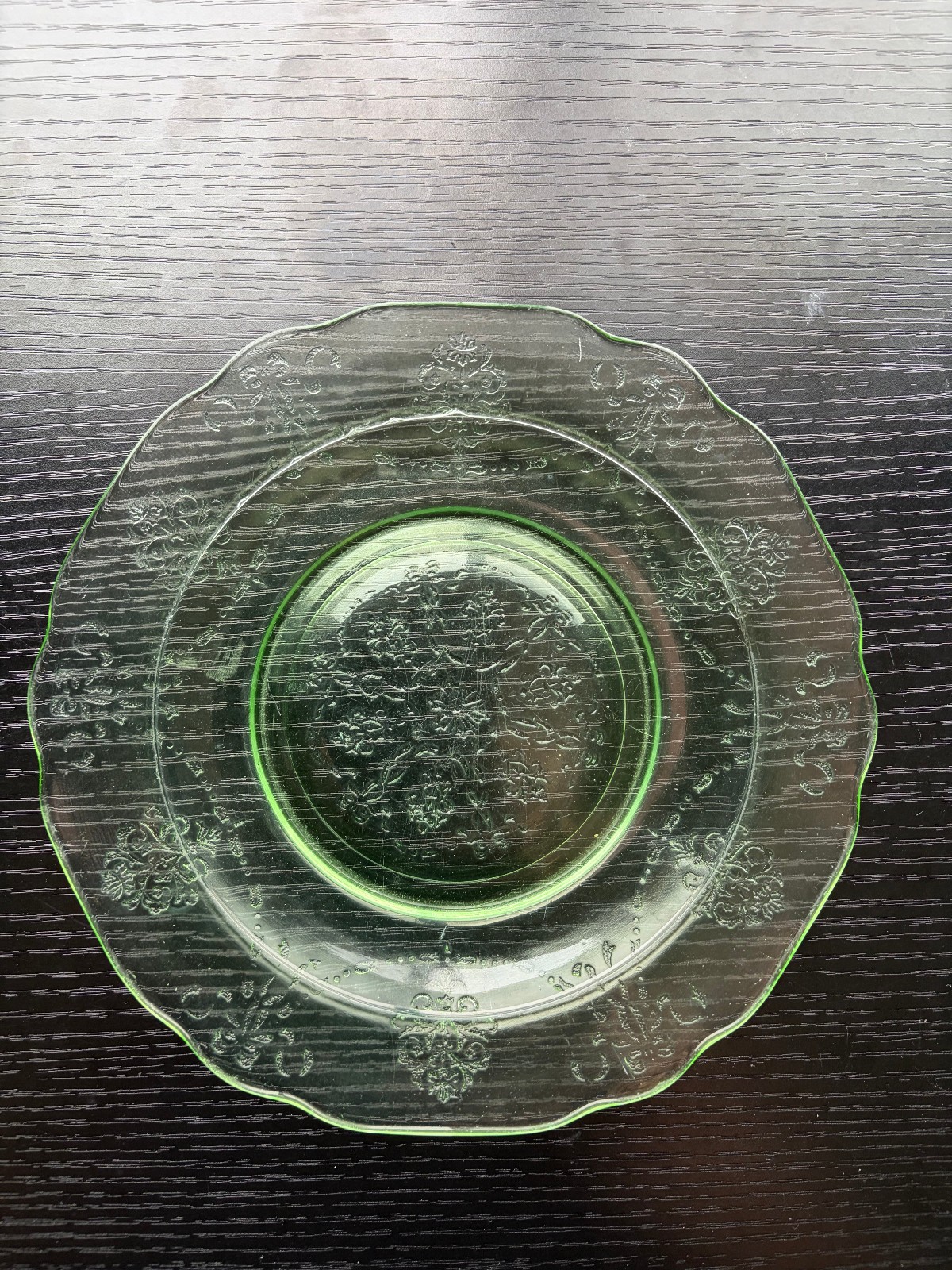 Belmont Tumbler Co Uranium Glass Bowknot Pattern 7″ Green Salad Plate