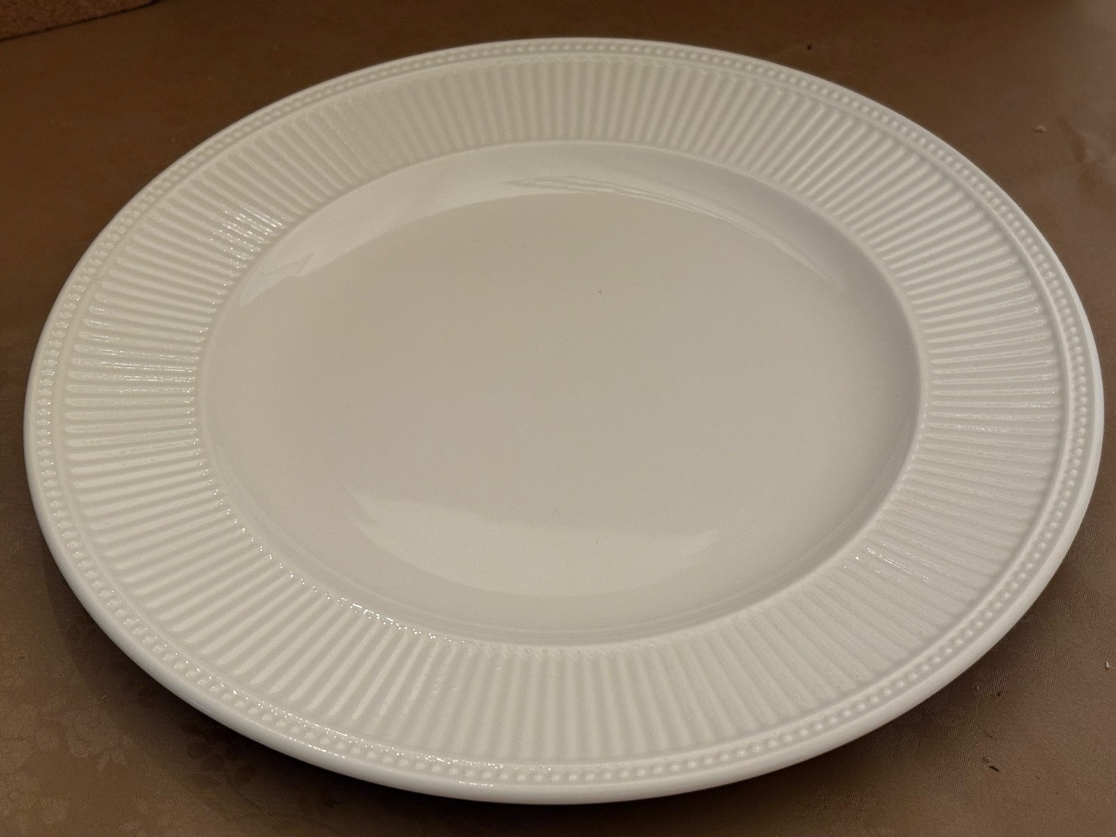 WEDGWOOD * WINDSOR * (3) Dinner Plates / WHITE IVORY – SET (s) of 3 PLATE – DOTS