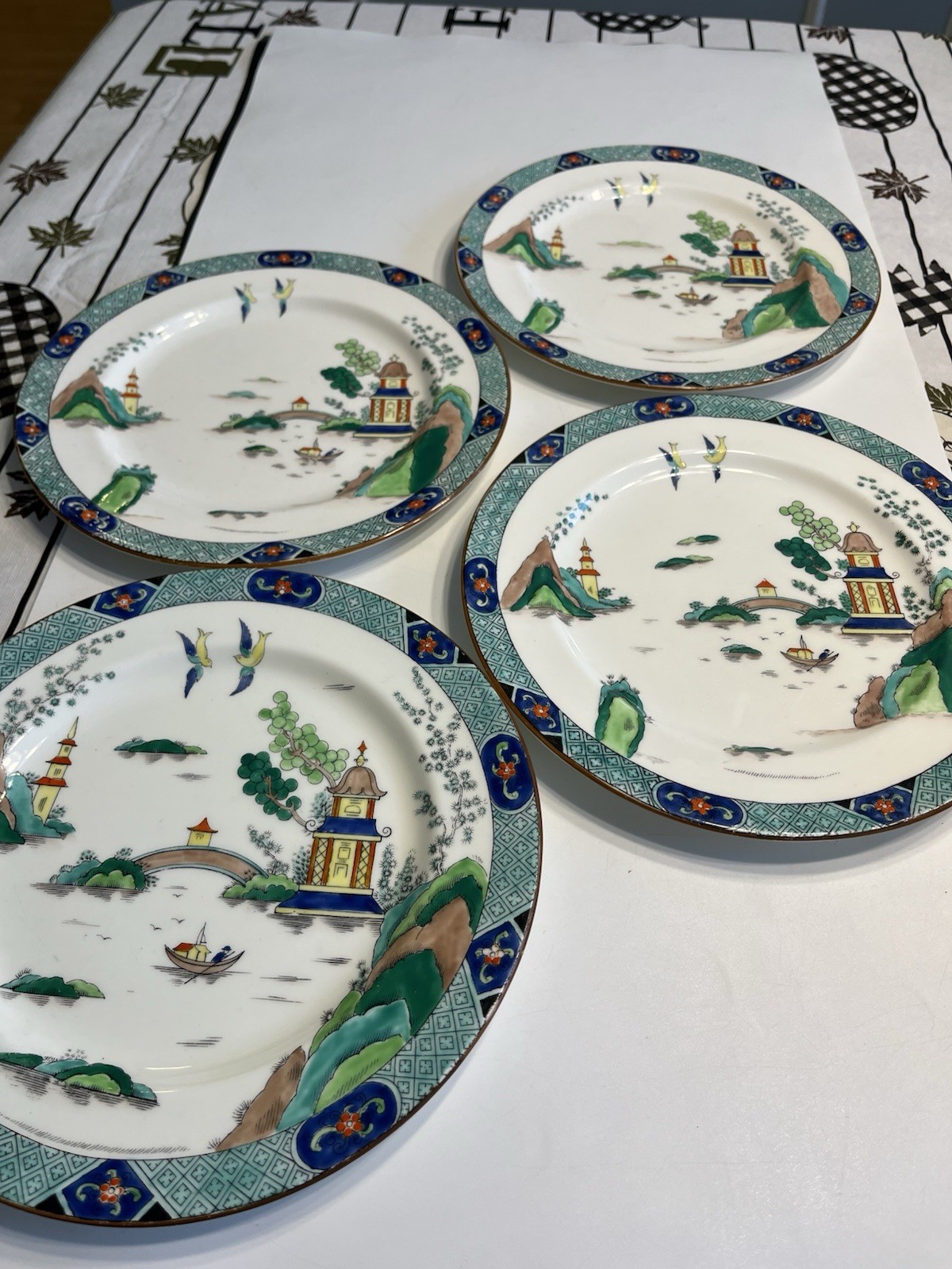 c1905-30 Aynsley Chinoiserie Chinese Waterside Bridge Pagoda 9” Plates England