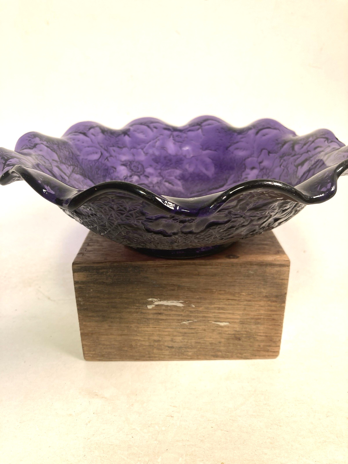 Vintage irradiated Purple Glass fruit bowl, candy bowl, floral pattern