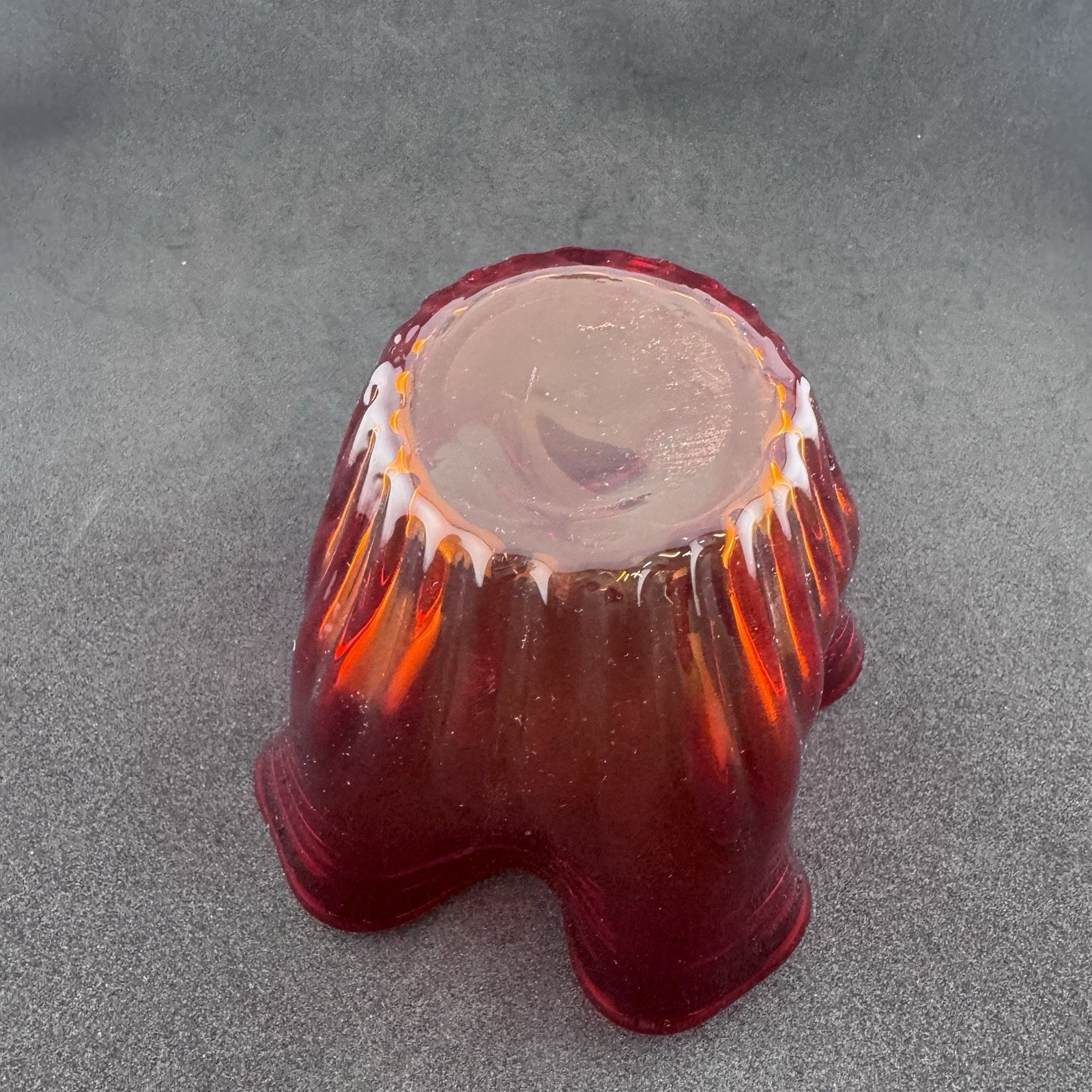 Small Red Candy Apple Pinched Side Centerpiece Bowl 4”X 5” Amberina Art Glass
