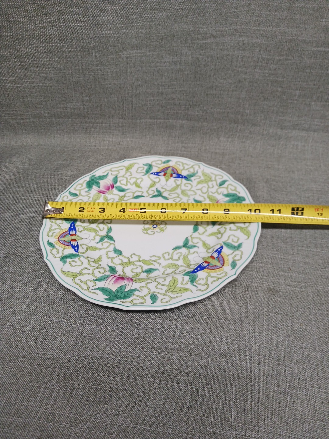 Taste Setter Collection Imperial Vine 10 3/8” Dinner Plate Vines Insects