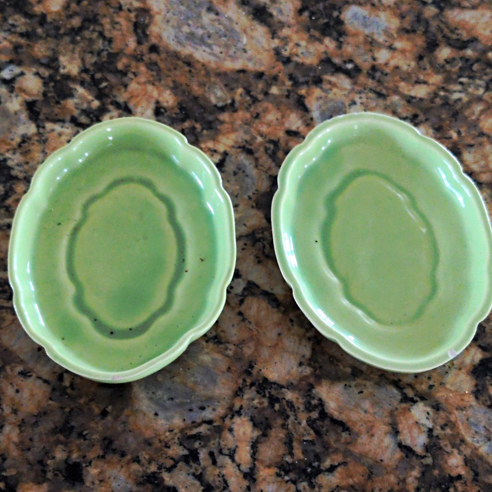 Green Solid Ceramic Oval Scalloped Dishes Set of 2 Glossy 5 x 3.5 in