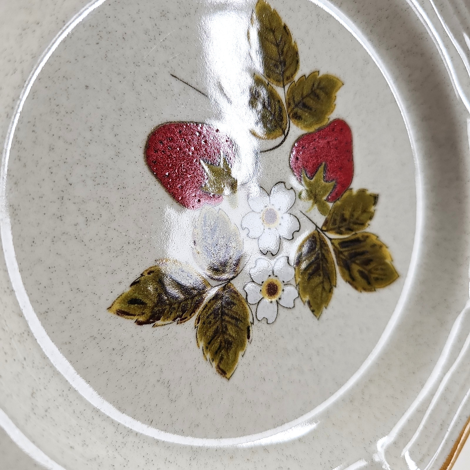 (8) Mikasa Strawberry Festival Salad Plates Set Vinage Fruit Scalloped Retro Lot