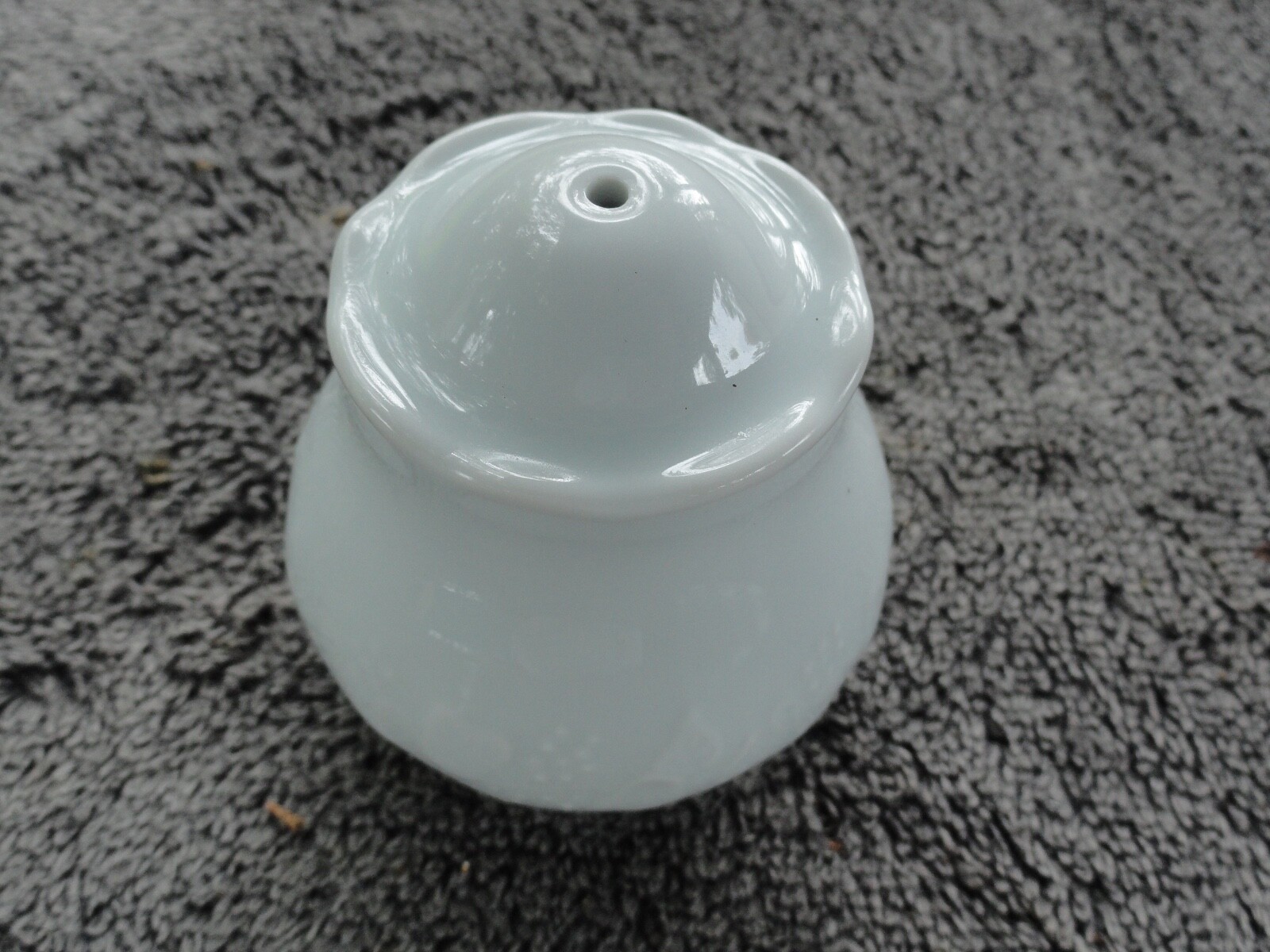 Dansk Ivy Embossed Fruit and Leaves Pure Solid All White Salt Shaker