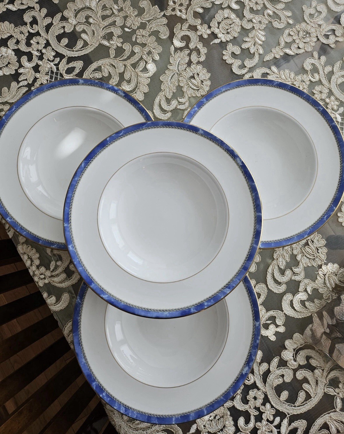Set of 4 Royal Worcester MEDICI Blue Rimmed Soup bowl 9 1/8 inches