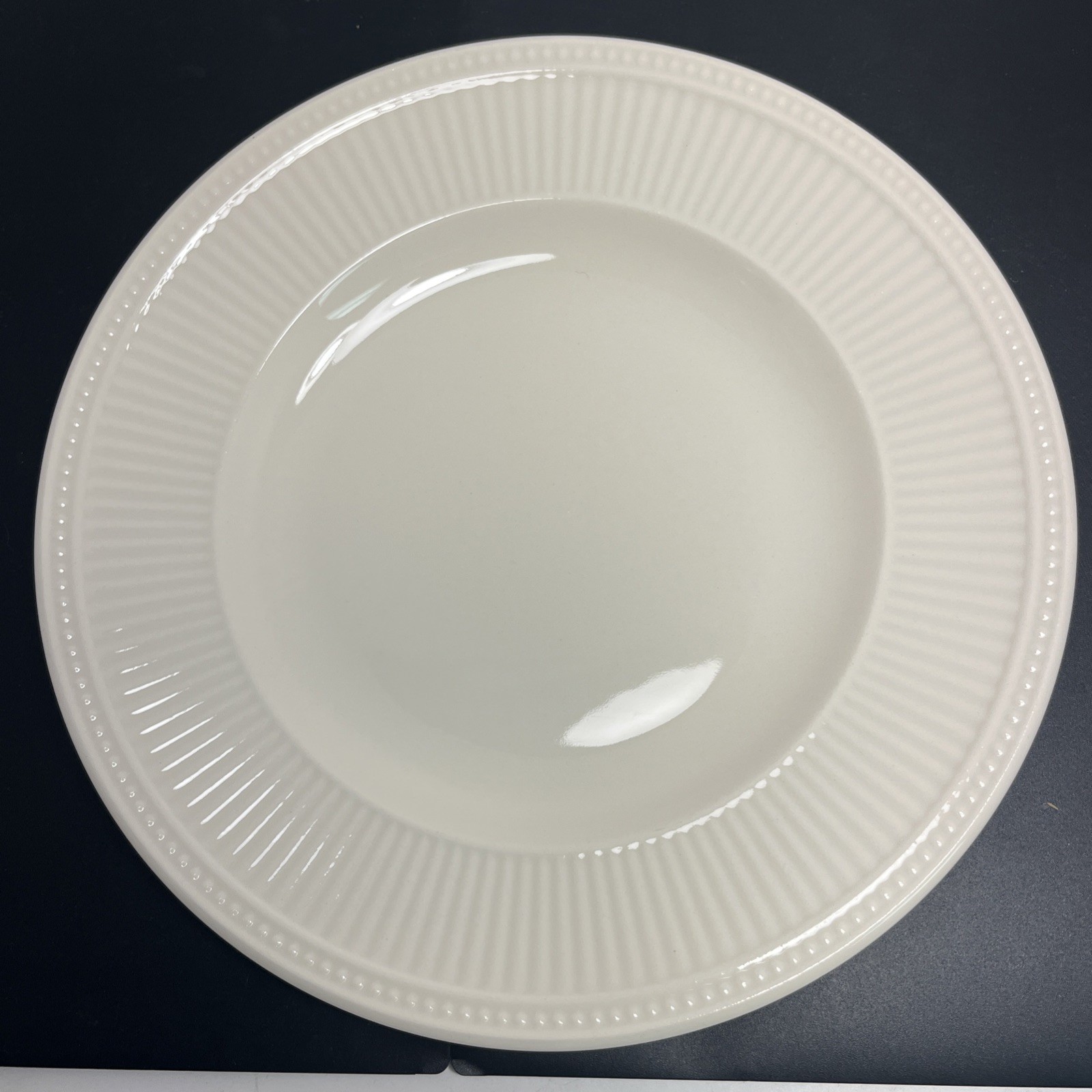 Classic Wedgwood Windsor Pattern 4 Dessert Salad Plates 8” & 1 Dinner Plate 11”